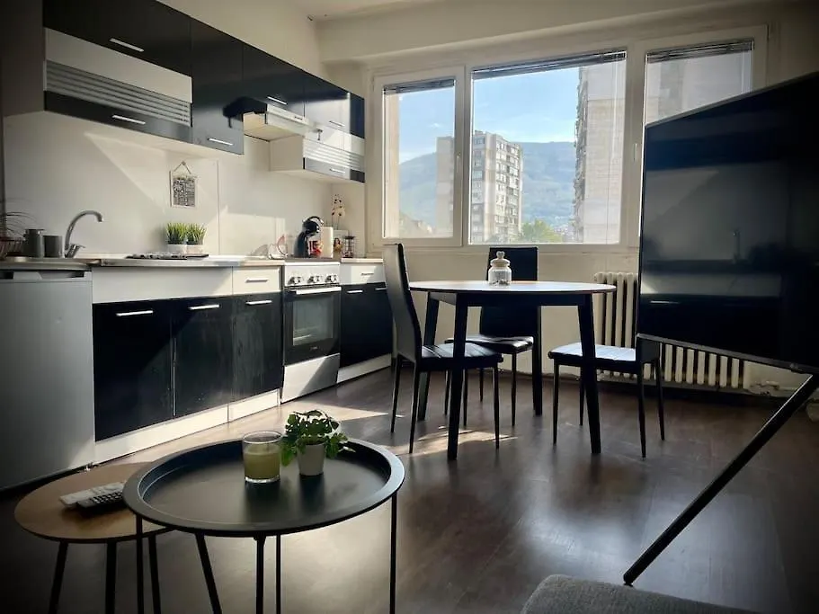 Cozy Apt Free Parking Wi-Fi Netflix София 0*,  Болгария